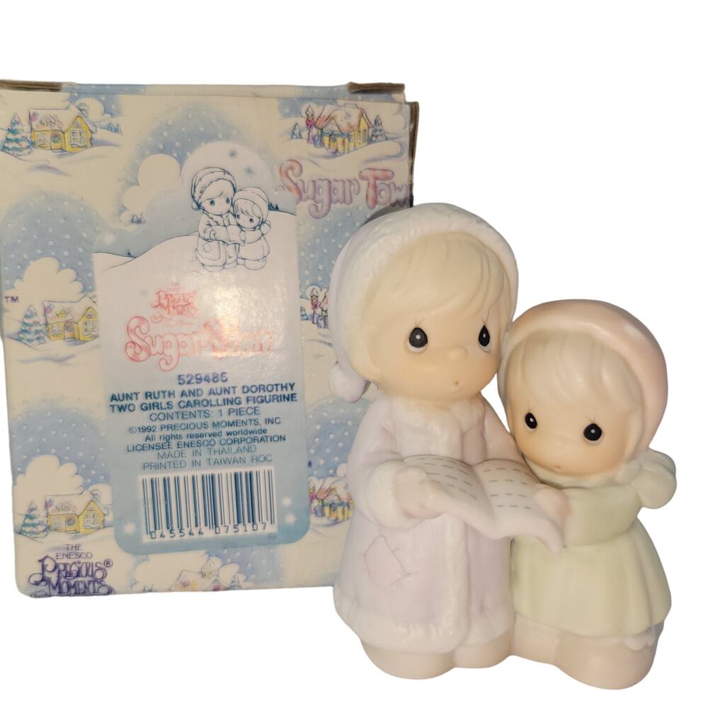 Precious Moments Sugar Town Aunt Ruth, Dorothy Caroling Figurine Enesco 529486